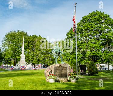 The barre, Massachusetts Town Common decorato per la celebrazione del Memorial Day Foto Stock