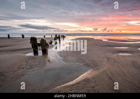 Sandsend appena a nord di Whitby sulla costa del North Yorkshire Foto Stock