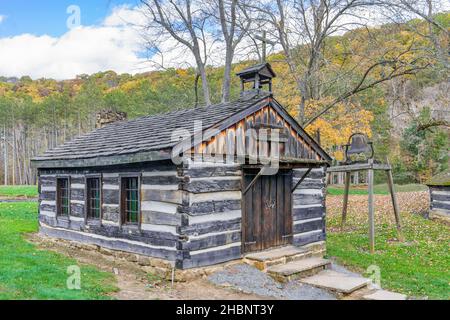 La storica Vodrey Chapel nel Pioneer Village presso il Beaver Creek state Park situato a East Liverpool, Ohio. Foto Stock