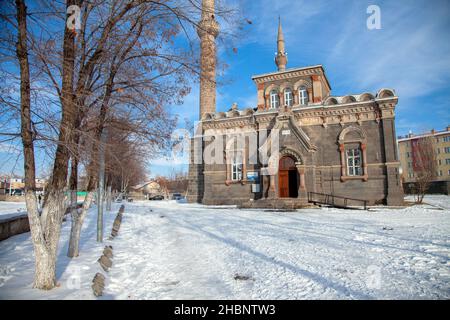 Kars, Turchia - 01-22-2016: Vista storica della moschea di Fethiye Foto Stock