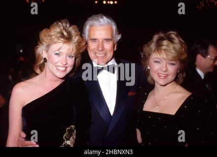 Lauren Tewes, John Forsythe e Jill Whelan Circa 1980's Credit: Ralph Dominguez/MediaPunch Foto Stock