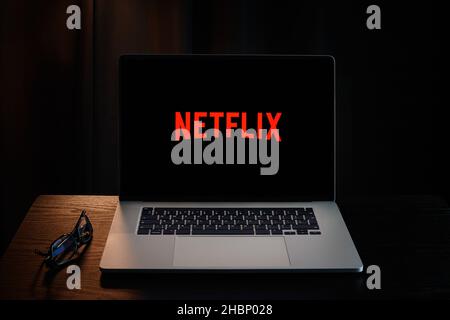 Netflix sullo schermo del laptop. Foto Stock