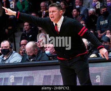 20 dicembre 2021: Carinnate Word Cardinals testa allenatore Carson Cunningham nel gioco tra i Verbiti Incarnate Cardinals e i Purdue Boilermakers alla Mackey Arena a West Lafayette, Indiana. Credito obbligatorio: Sandra Dukes/CSM. Foto Stock