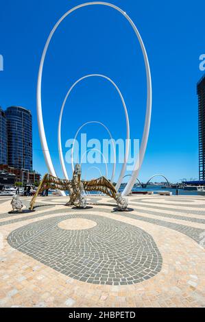 Spanda scultura di arte pubblica dell'artista Christian de Vietri a Elizabeth Quay, Perth, Australia Occidentale, WA, Australia Foto Stock