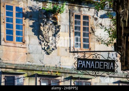 Panetteria nella città vecchia, Santiago de Compostela, patrimonio dell'umanità dell'UNESCO, Galizia, Spagna. Foto Stock