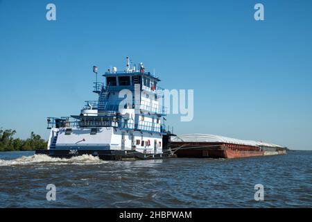 USA, Sud, Louisiana, Houma, Intercoastal Waterway, Barge *** Local Caption *** USA, South, Louisiana, Houma, Intercoastal Waterway, Mississippi, ba Foto Stock