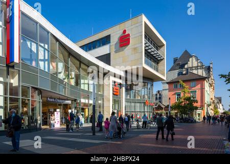 Deutschland, Hilden, Bergisches Land, Niederbergisches Land, Niederberg, Rheinland, Nordrhein-Westfalen, NRW, Fussgaengerzone Mittelstrasse, Einkaufss Foto Stock