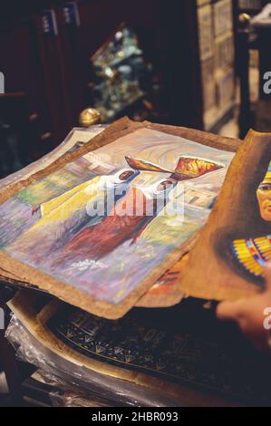 Souvenir per i turisti al mercato egiziano, Cairo, Egitto Foto Stock