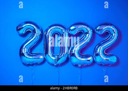Da sopra numero palloncini felice anno nuovo festivo scatto monocromatico Foto Stock