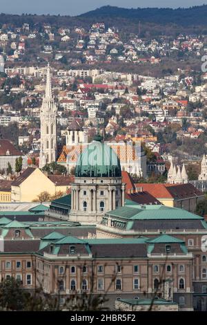 Veduta di Pest dalla Statua della libertà (Szabadság szobor), Budapest, Ungheria Foto Stock