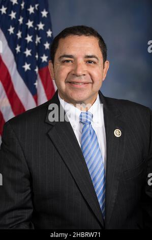 Ritratto ufficiale del Rep statunitense Henry Cuellar del Texas ca. 27 giugno 2017 Foto Stock