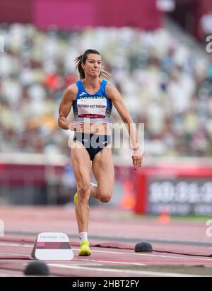 Alina Rotaru-Kottmann partecipa ai Giochi Olimpici di Tokyo 2020 nella disciplina del salto a lungo. Foto Stock