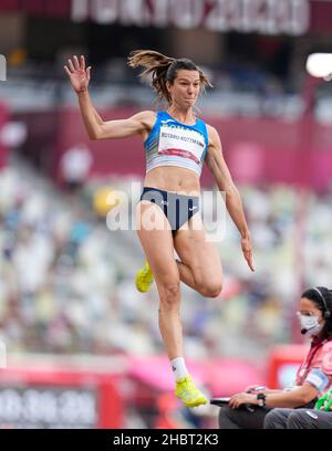 Alina Rotaru-Kottmann partecipa ai Giochi Olimpici di Tokyo 2020 nella disciplina del salto a lungo. Foto Stock