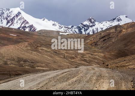 Pamir Highway nella regione autonoma di Gorno-Badakhshan, Tagikistan Foto Stock