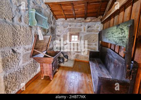La casa dove visse il famoso scrittore portoghese del 19th secolo Camilo Castelo Branco. Friume, Ribeira de pena. Tras os Montes, Portogallo Foto Stock