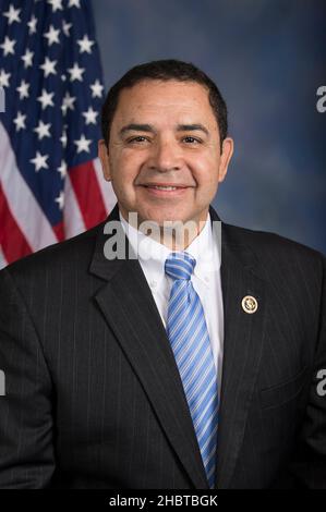 Ritratto ufficiale del Rep statunitense Henry Cuellar del Texas ca. 27 giugno 2017 Foto Stock