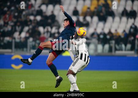 Charalampos Lykogiannis di Cagliari Calcio durante il campionato italiano Serie A football match tra Juventus FC e Cagliari Calcio il 21 dicembre 2021 allo stadio Allianz di Torino - Photo Nderim Kaceli/DPPI Foto Stock