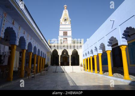 Tempio jain colorato a Pushkar Foto Stock