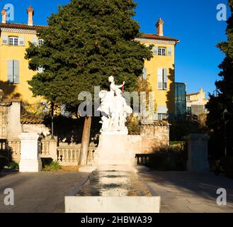 Statua di Jean-Honoré Fragonard in una giornata di sole a Grasse, Alpes-Maritimes Foto Stock