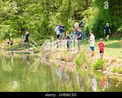 Fiume Saddle superiore - 01 MAGGIO - Annual Fishing Derby - 64151 - FOTO di JIM DELILLO Foto Stock