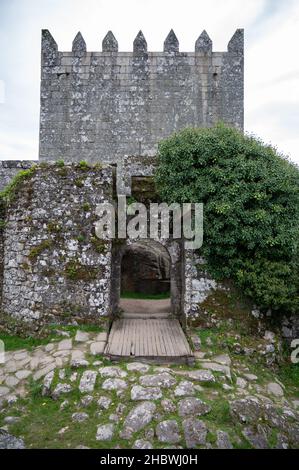 Una bella foto del Castello di Lindoso nel parco nazionale di Geres in Portogallo Foto Stock