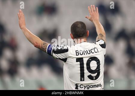 Torino, 21st dicembre 2021. Leonardo Bonucci della Juventus reagisce durante la serie A allo Stadio Allianz di Torino. Il credito d'immagine dovrebbe essere: Jonathan Moscrop / Sportimage Foto Stock