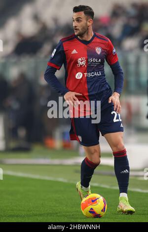 Torino, 21st dicembre 2021. Charalampos Lykogiannis di Cagliari durante la Serie A allo Stadio Allianz di Torino. Il credito d'immagine dovrebbe essere: Jonathan Moscrop / Sportimage Foto Stock