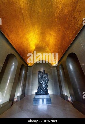 Parco Nazionale di Lovcen, Montenegro-Settembre 14 2019:sulla cima del Monte Jezerski Vrh, sorge il monumento e la tomba di Petar Petrovic-Njegos II, scultura Foto Stock