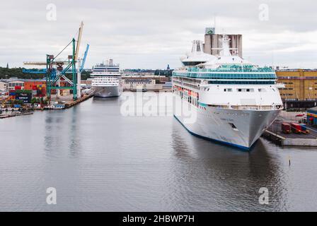Navi da crociera ormeggiate nel porto marittimo di Helsinki, Vision of the Seas pronto per la partenza, Svezia, Stoccolma, 14 luglio 2013 Foto Stock