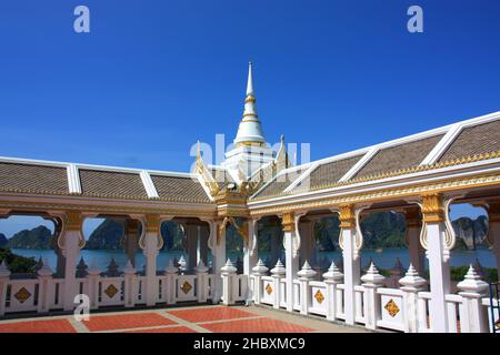 Il Wat Laem Sak nella provincia di Krabi in Thailandia Foto Stock