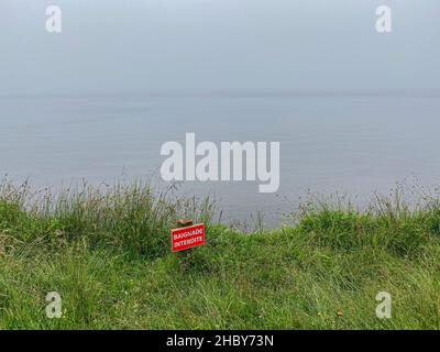 Nessun segno di nuoto in francese - baignade interdite - Servieres lago, auvergne Foto Stock