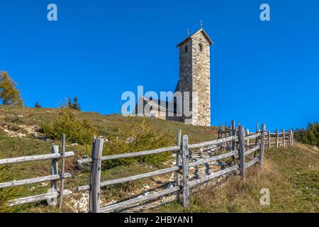 Chiesa di San Vigilio a Vigiljoch sopra Lana, Alto Adige Foto Stock