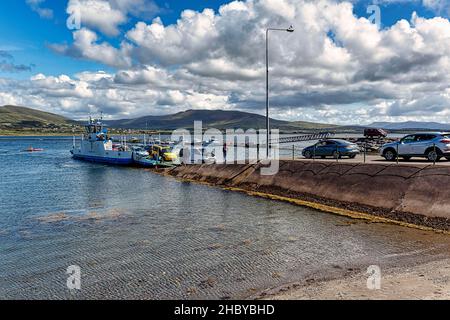 Traghetto per auto a Knightstown, Valentia Island, Skellig Ring Coastal Road, Iveragh Peninsula, Wild Atlantic Way, Irlanda Foto Stock