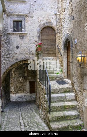 Centro storico di, Santo Stefano di Sessanio, Provincia di l'Aquila, Italia Foto Stock