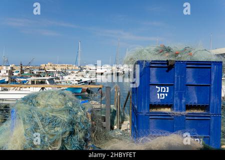 Reti da pesca in attesa per i marinai nel porto di Tel Aviv Jaffa Foto Stock