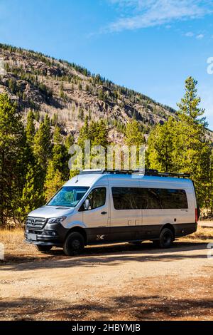 Airstream Interstate 24X 4WD camper; vicino al Tennessee Pass; Colorado; USA Foto Stock