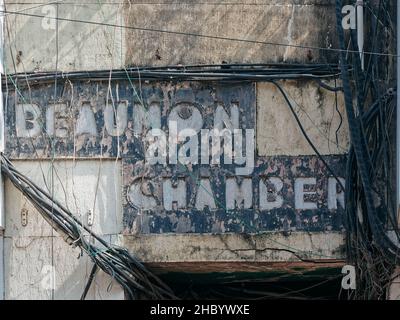 12 17 2021 Art Deco typography signboard of Office building Fort Bombay, Mumbai, Maharashtra, India. Foto Stock