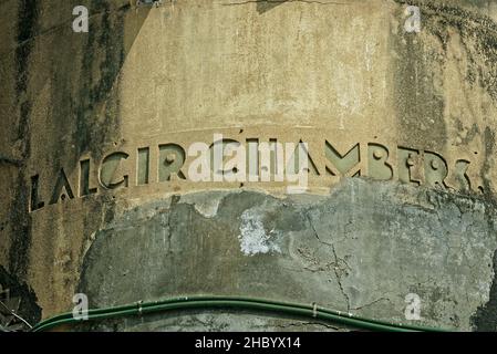 12 17 2021 Art Deco typography signboard of Office building Fort Bombay, Mumbai, Maharashtra, India. Foto Stock