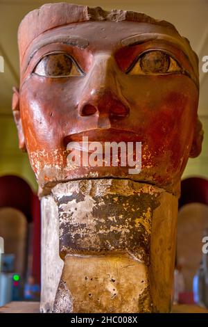 Capo della regina Hatshepsut nel museo del Cairo Foto Stock