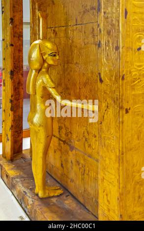 Canopico Chrine di Tutankhamun nel museo del Cairo, Egitto - Canopic Chest contenevano gli organi interni (visceri) delle mummie Foto Stock