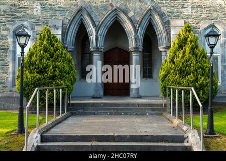 Religione Irlanda. Ingresso al presbiterio o alla casa del clero cattolico romano di Santa Maria a Killarney, contea di Kerry, Irlanda Foto Stock