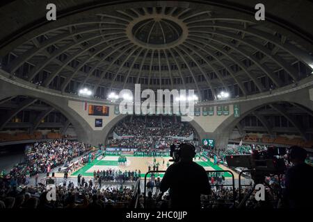 Wroclaw, Polonia, 22nd dicembre 2021. 7days Eurocup: WKS Slask Wroclaw vs Joventut Badalona in Centennial Hall. © Piotr Zajac/Alamy Live News Foto Stock