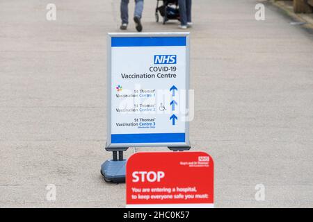 Cartello per il centro di vaccinazione St thomas Covid 19, londra, regno unito Foto Stock