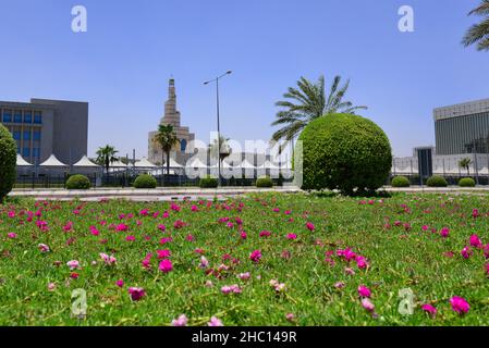 Doha è perfetta per una sosta di pochi giorni. Ha un'area moderna molto interessante e un fantastico vecchio mercato Foto Stock