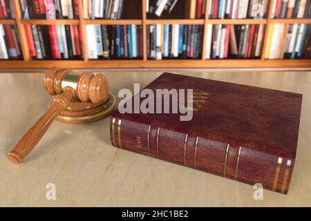 Libri di giustizia con giudici in legno gavel sul tavolo in un tribunale o ufficio di applicazione concetto di legge. 3d rendering Foto Stock