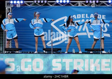 Adelaide, Australia, 23 dicembre 2021. Ballerini durante la partita di cricket della Big Bash League tra Adelaide Strikers e Brisbane Heat all'Adelaide Oval il 23 dicembre 2021 ad Adelaide, Australia. Credit: Peter Mundy/Speed Media/Alamy Live News Foto Stock