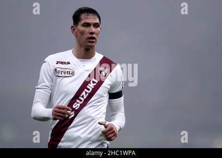 La SASA Lukic del Torino FC si presenta durante la Serie A una partita tra il FC Internazionale e il Torino FC allo Stadio Giuseppe Meazza il 22 dicembre 2021 a Milano. Foto Stock