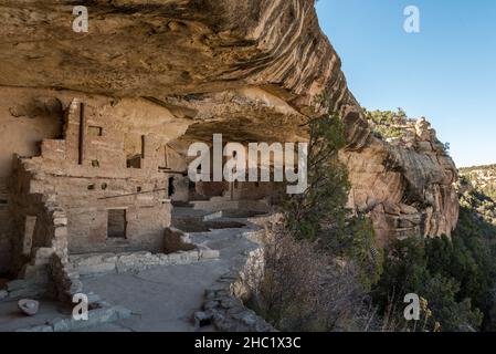 Famose antiche dimore di nativi americani nel Parco Nazionale di Mesa Verde, USA Foto Stock