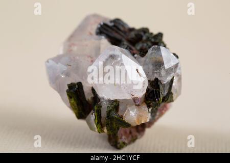 epidote, minerale campione pietra roccia geologia gemma cristallo Foto Stock