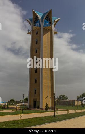 TARAZ, KAZAKISTAN - 30 MAGGIO 2018: Torre della Casa dell'amicizia a Taraz, Kazakistan Foto Stock